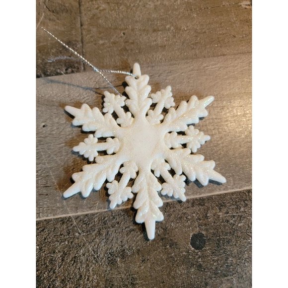 White glitter snowflake ornament xmas - Picture 2 of 3